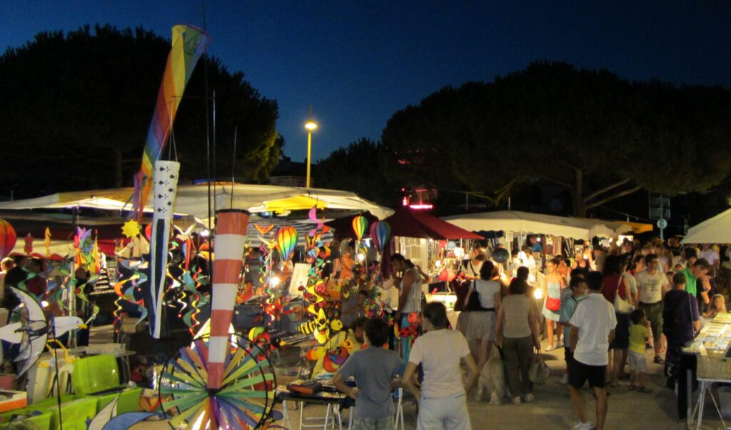 Marché nocturne Royan Shopping Marché nocturne Royan Shopping